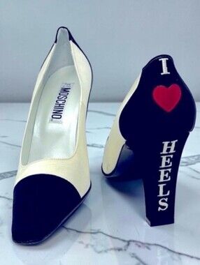 Vintage 90'S Moschino NWOT I Love Heels  Red Heart Pumps Made in Italy Size 39
